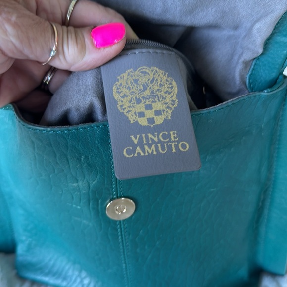 Vince Camuto, Crossbody - Picture 7 of 10